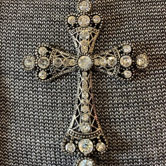 Cross Scarf Slide‎ and Pink Scarf - Picture 3 of 4